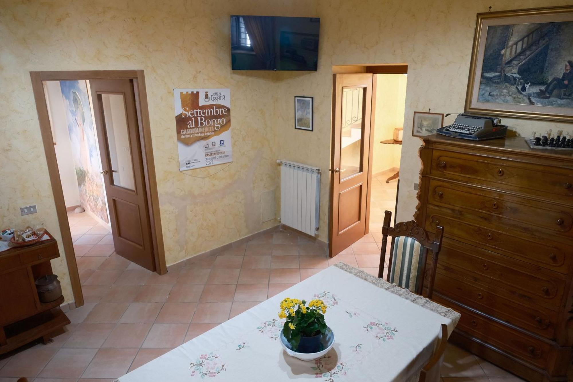 Conte Spencer Bed & Breakfast Caserta Vecchia Bagian luar foto