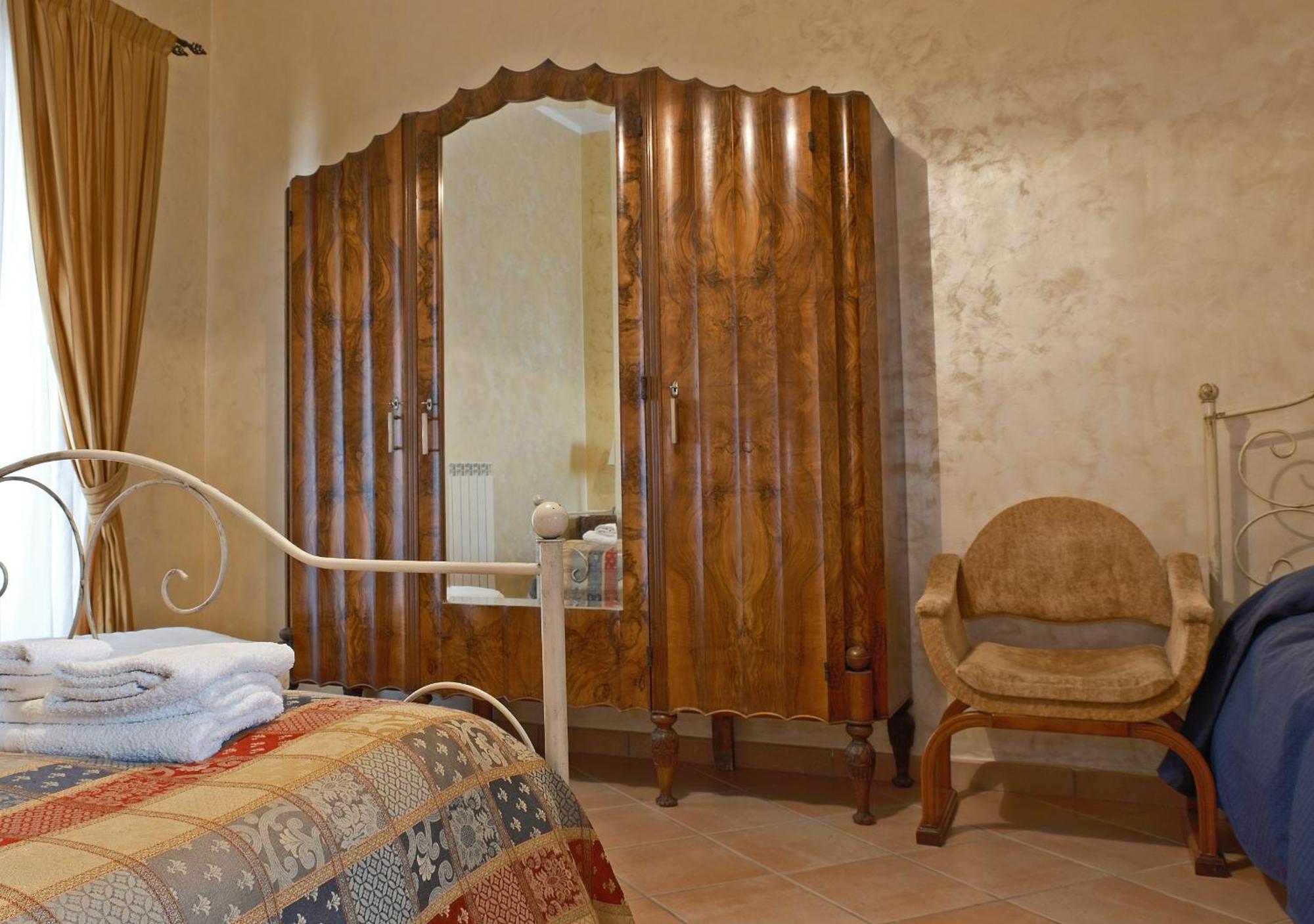 Conte Spencer Bed & Breakfast Caserta Vecchia Bagian luar foto