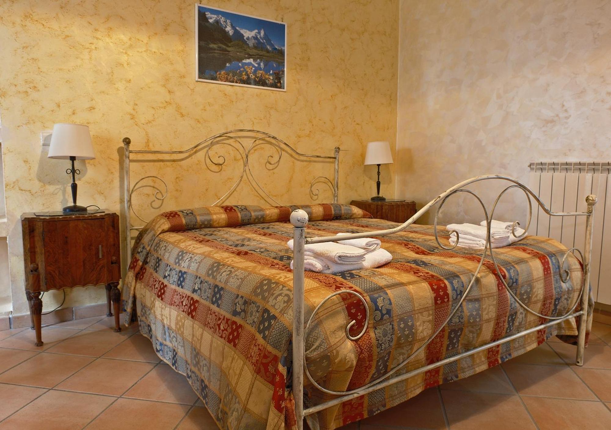 Conte Spencer Bed & Breakfast Caserta Vecchia Bagian luar foto