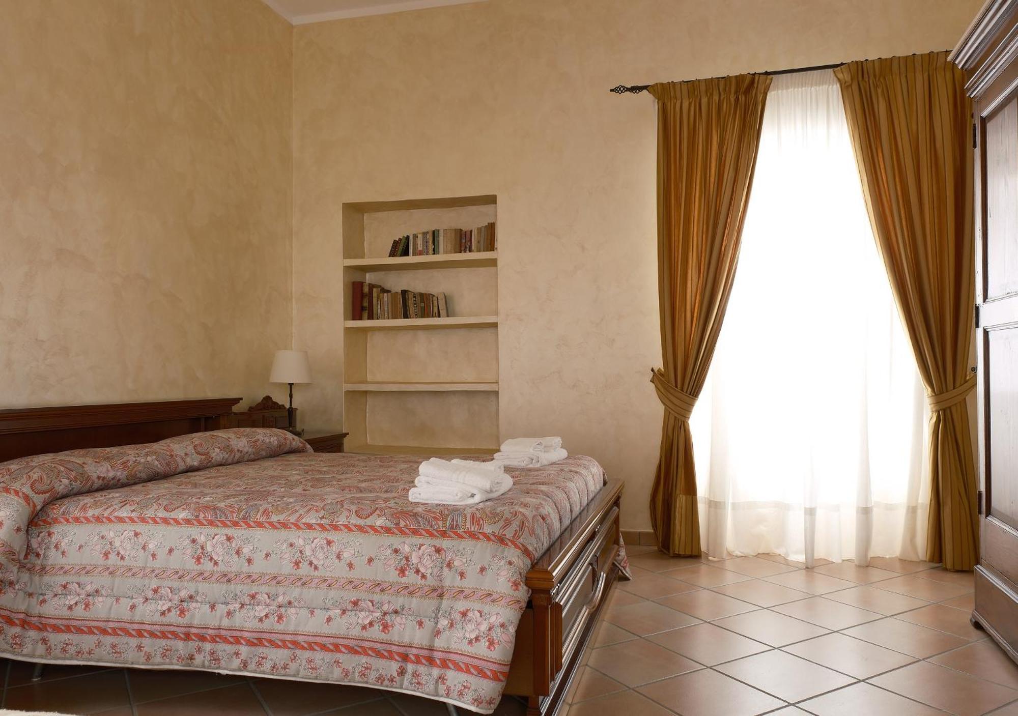 Conte Spencer Bed & Breakfast Caserta Vecchia Bagian luar foto